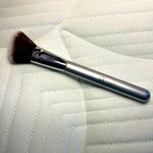 IT Cosmetics Airbrush Soft Focus Blush Brush #113